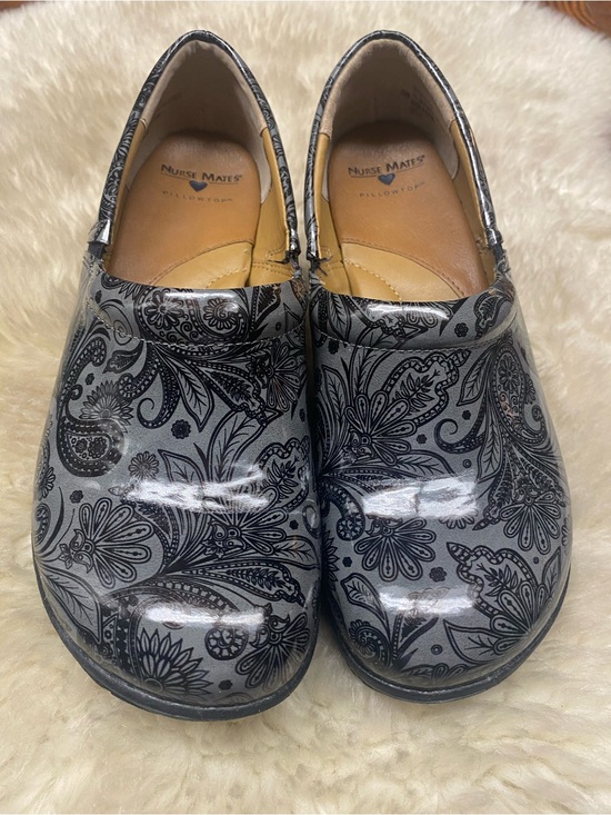 Nurse Mates Shoes - Nurse Mates Bryar Clogs Gray Floral Printed Size 10